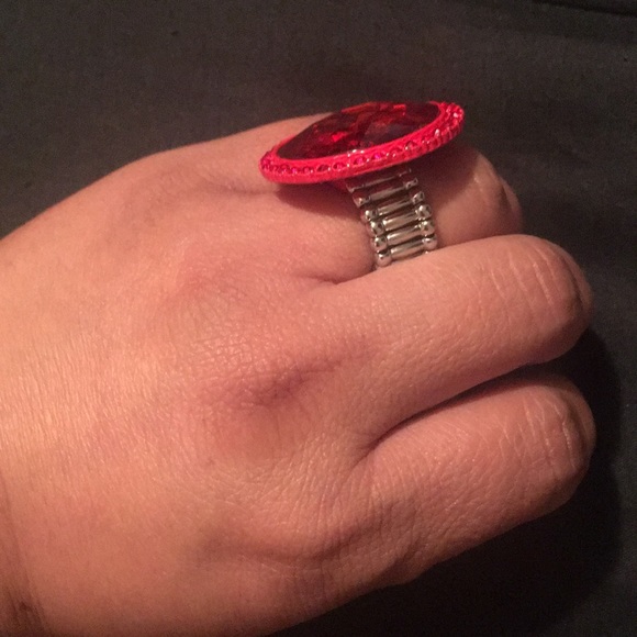 Beautiful ring - Picture 4 of 8